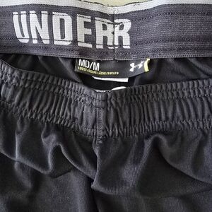 Mens Under Armour Black Color Size Medium Polyester Loose Gym Shorts